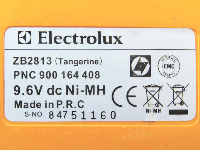 [ZB2813(Tangerine)、PNC 900 164 408、PNC900164408]Electrolux ergorapido 2 in 1掃除機バッテリーセル交換[4]