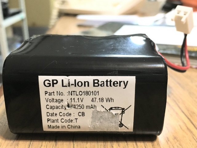 [NTLO180101]Light and Motion Sola 4000 Video Light 水中ライト バッテリーセル交換