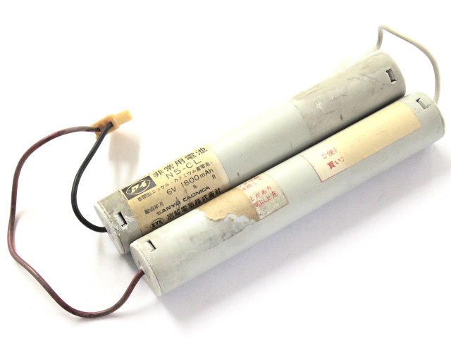 [N5-CLA、N5-CL]岩崎電気(IWASAKI)誘導非常灯バッテリーセル交換