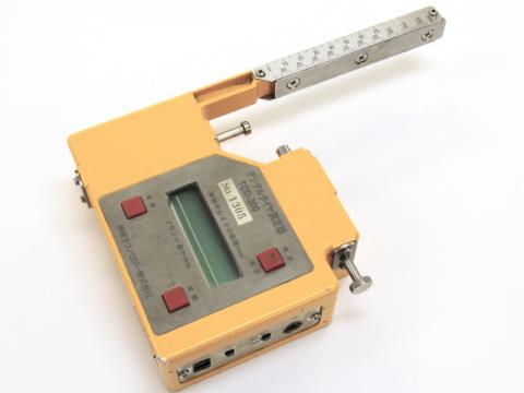 [C-06ARM/F6A1]神栄テクノロジー デジタルタイヤ測定器 TOD-300他バッテリーセル交換